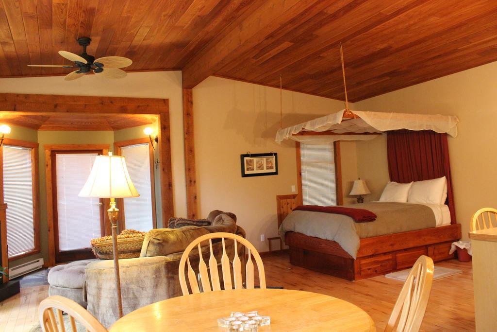 Sea Star Suites Tofino Dış mekan fotoğraf